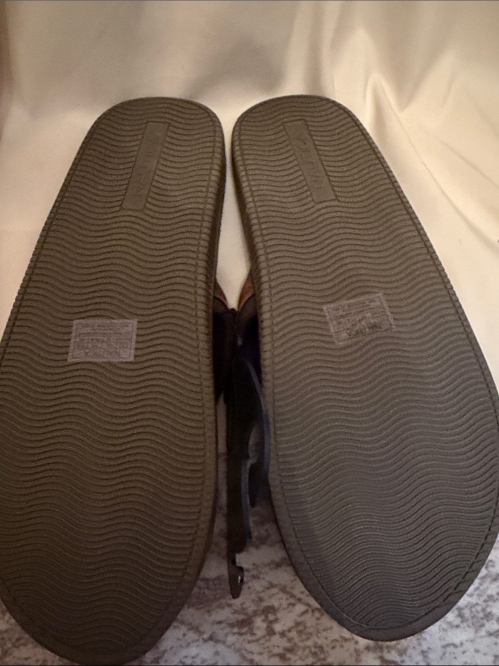 Nautica Brown Leather-Trim Men’s Flip Flops with Dark Footbed - Picture 4 of 5